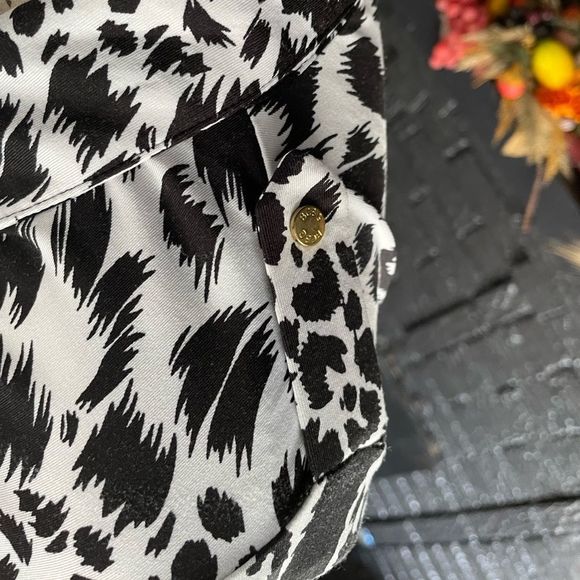 BCBG MaxAzria  Casual Button Down Top - Picture 8 of 11